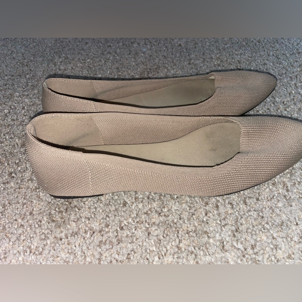 MIA size 7.5 brown flats